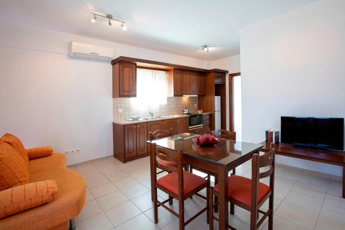 Liotrivi Studios Vasiliki Buitenkant foto