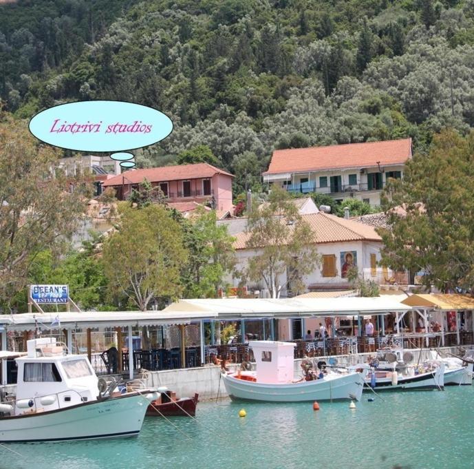Liotrivi Studios Vasiliki Buitenkant foto