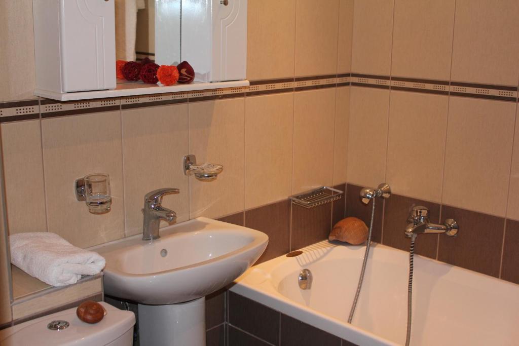 Liotrivi Studios Vasiliki Kamer foto