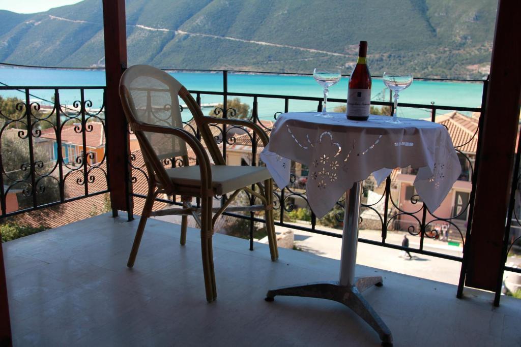 Liotrivi Studios Vasiliki Buitenkant foto