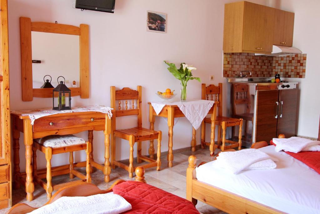 Liotrivi Studios Vasiliki Kamer foto