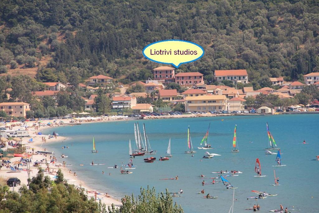 Liotrivi Studios Vasiliki Buitenkant foto